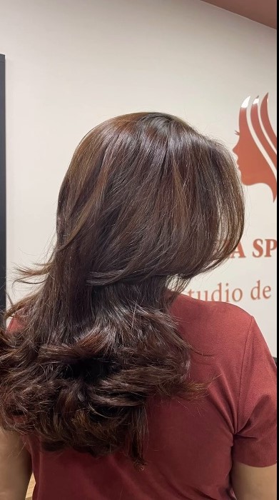 Corte longo em camadas