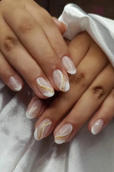 Nail art delicada artística