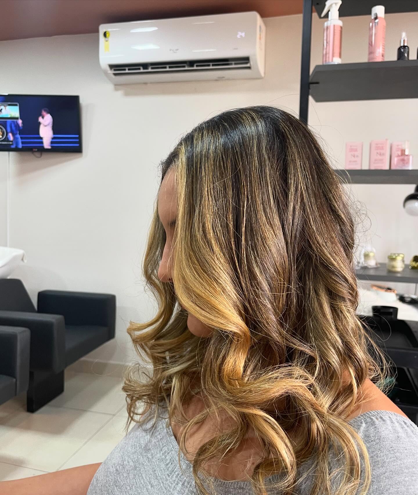 Escova e Babyliss em Vila Velha | Andreia Sperandio